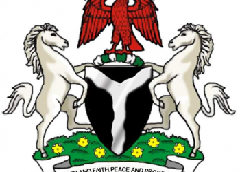 Government distributes tools for 774,000 Public Works jobs