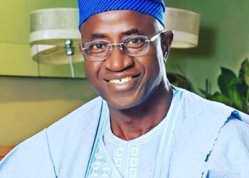 Just In: Ex-soccer star, Segun Odegbami, stuck on Lagos/Ibadan Expressway