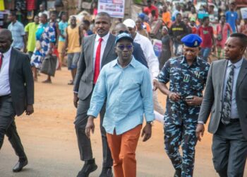 Okpebholo gives marching order to contractors handling road projects