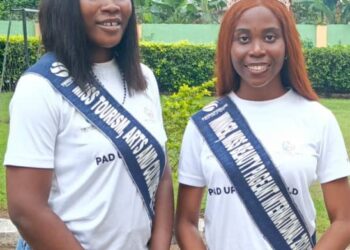 Just In: Beauty queens gladden school girls’ hearts