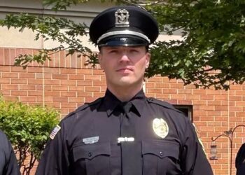 ICE arrests police officer in Chicago suburb and accuses him of being in US illegally