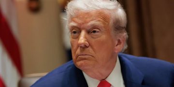 Supreme Court to decide if Trump can limit the constitutional right to citizenship at birth