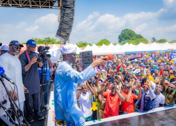 Tinubu believes in Nigeria’s future, says Okpebholo, as he hands over rebuilt Ekpoma shops, rewards fire victims